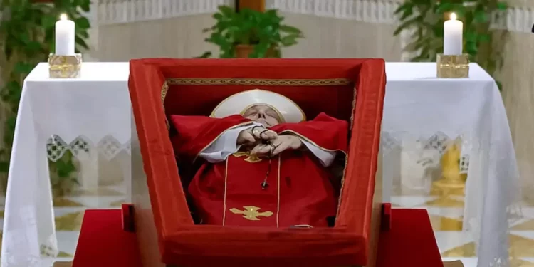 Papa Francisco: velório aberto começa amanhã, funeral será no sábado