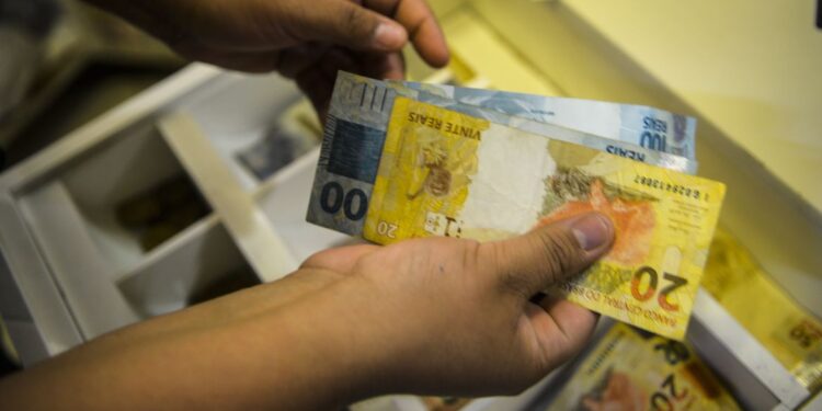 Inflação usada para corrigir salários fecha março em 0,51%