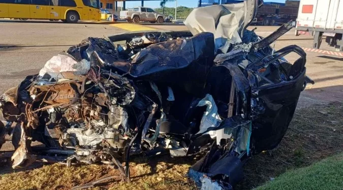 Motorista morre ao bater em caminhão, na BR-414, em Cocalzinho de Goiás