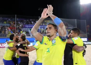 Brasil chega à decisão da Copa do Mundo de beach soccer