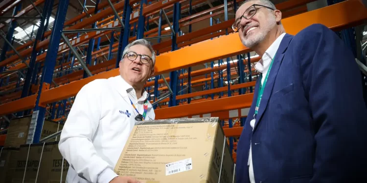 Ministério da Saúde recebe 1,3 milhão de vacinas contra a Covid-19