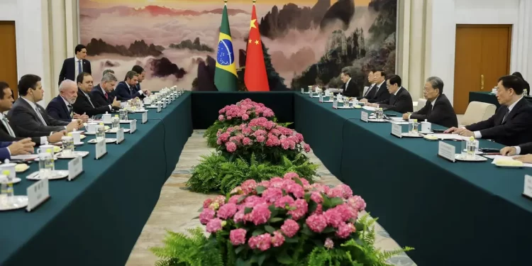 Parcerias com China beneficiarão infraestrutura e saúde, diz Lula