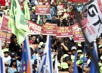 Ato em SP une centrais sindicais e governo pelo fim da escala 6×1