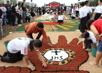 Tapetes de Corpus Christi do DF trazem memórias até além da fé