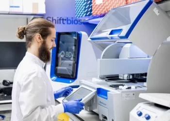 Gene descoberto rejuvenesce células humanas em 10 anos, dizem cientistas britânicos