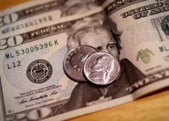 Dólar cai para R$ 5,53 após queda da inflação nos EUA
