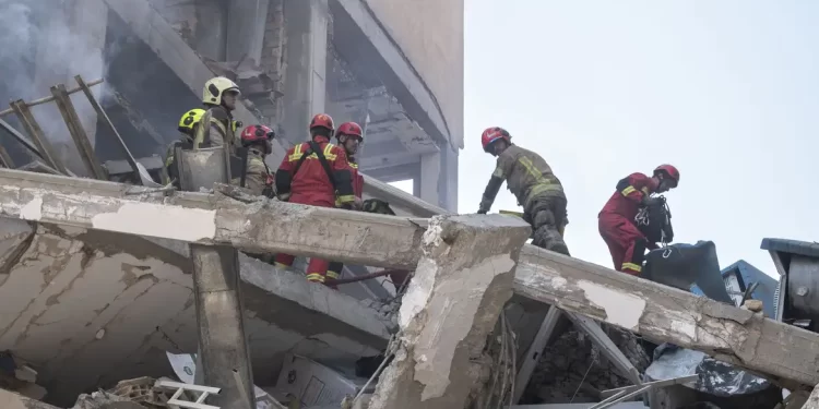 Irã diz que não haverá negociações nucleares sob fogo israelense