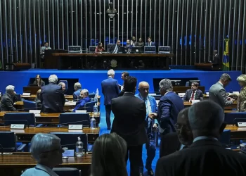 Senado aprova projeto que torna homicídio em escola crime hediondo