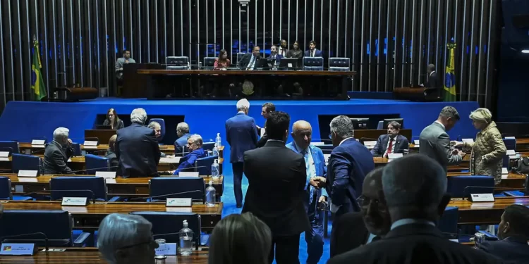 Senado aprova projeto que torna homicídio em escola crime hediondo