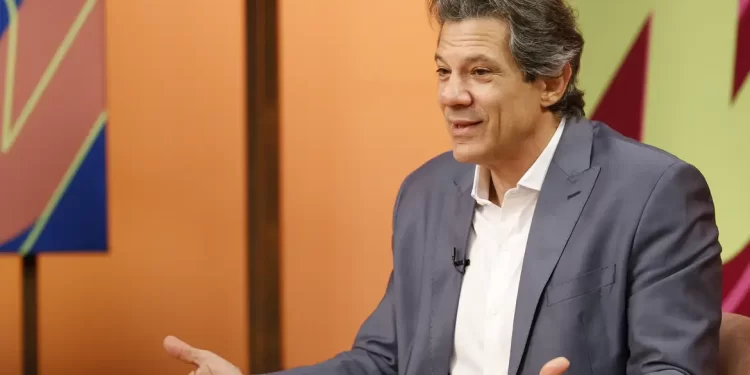 Governo prepara MP para recalibrar IOF e aumentar arrecadação