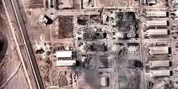 Israel ataca prisão em Teerã; Irã lança 21ª onda de mísseis balísticos