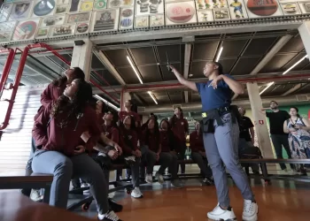 SP: Torcedores acompanham o Campeonato Feminino no Museu do Futebol