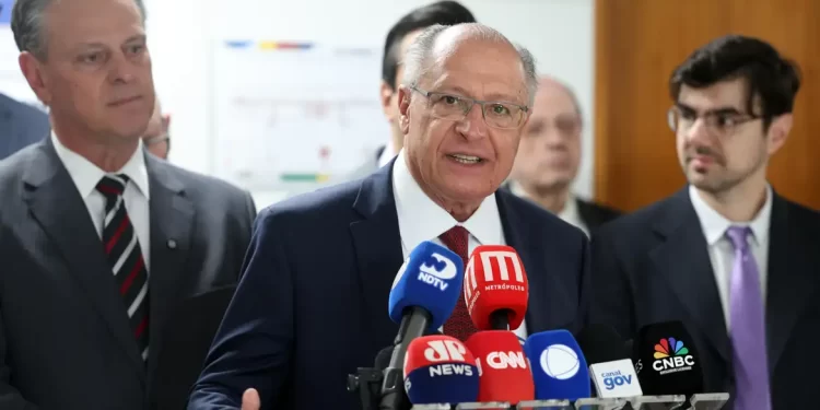 Alckmin diz que governo tentará acordo antes do prazo para tarifaço