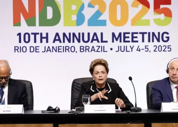 Ninguém quer assumir lugar dos Estados Unidos, diz Dilma Rousseff