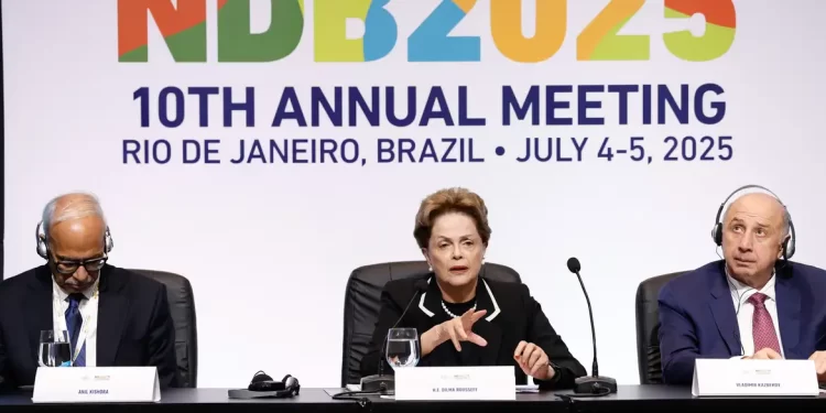 Ninguém quer assumir lugar dos Estados Unidos, diz Dilma Rousseff