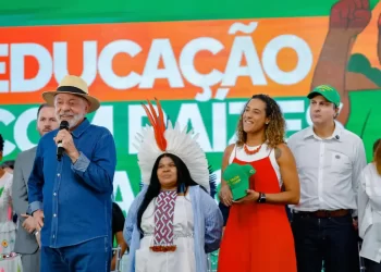 Lula mantém disposição para o diálogo, mas critica recusa de Trump
