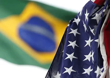 Câmaras de comércio nos EUA e no Brasil pedem suspensão de taxas