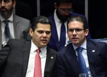 Chefes do Senado e da Câmara falam em união contra “agressão” dos EUA