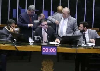 Câmara aprova urgência para proposta que reduz benefícios fiscais