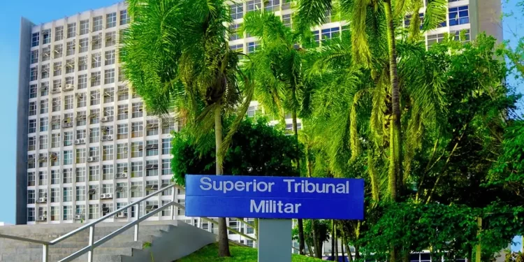 Suboficial é condenado por assédio contra aluna de curso da Marinha