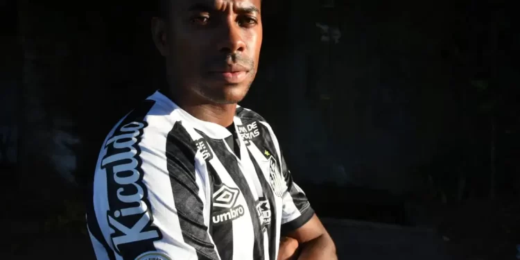 Maioria do STF mantém prisão do ex-jogador Robinho