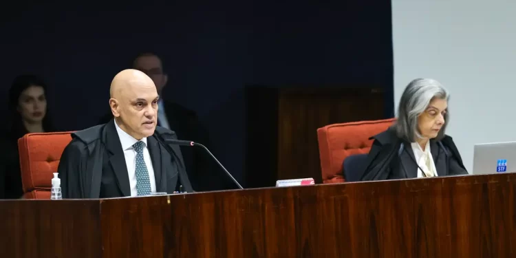 Relatório de Alexandre Moraes resume versões de acusação e defesas