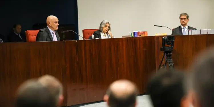 Moraes enumera 13 “atos executórios” para condenação de Bolsonaro