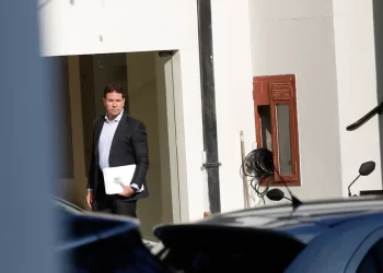 Fux pede suspensão de todo processo sobre golpe contra Ramagem