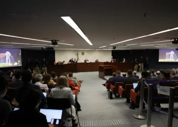 STF cancela sessão plenária e julgamento sobre golpe continua à tarde