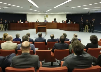 STF terá sessões extras para julgamento de Bolsonaro