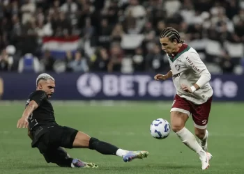 Brasileiro: Fluminense e Corinthians medem forças no Maracanã