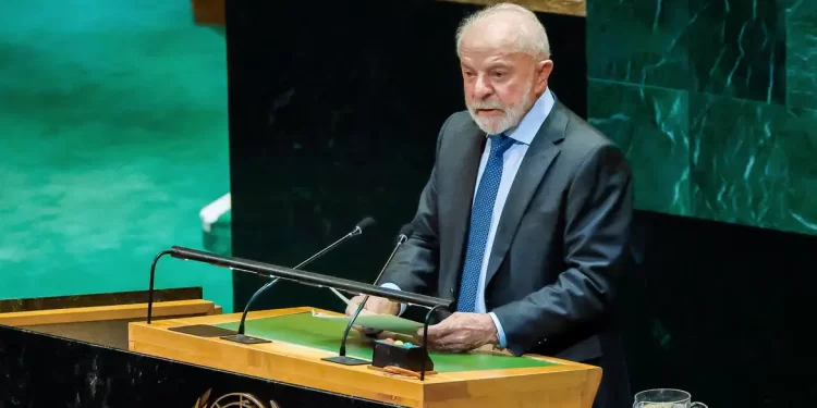 Lula diz que manifestações são “espetáculo da democracia”