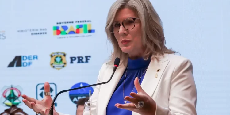 Brasil tem desafio de implantar plano de redução de mortes no trânsito