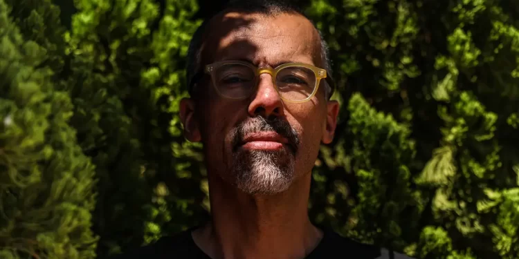 Jamil Chade relata desumanização de imigrantes sob Trump em ‘distopia’