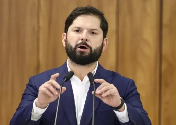 Boric e Petro se manifestam após condenação de Bolsonaro