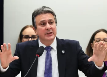 População deve cobrar Câmara sobre PEC da Blindagem, diz ministro