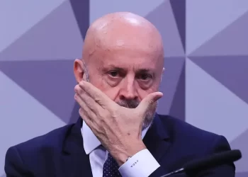 Mendonça vota para manter prisão de suspeitos por fraude no INSS