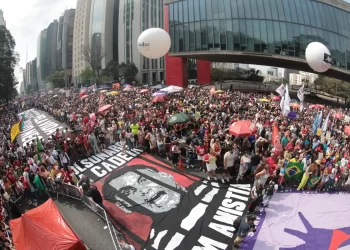 Multidões ocupam capitais contra anistia e PEC da Blindagem