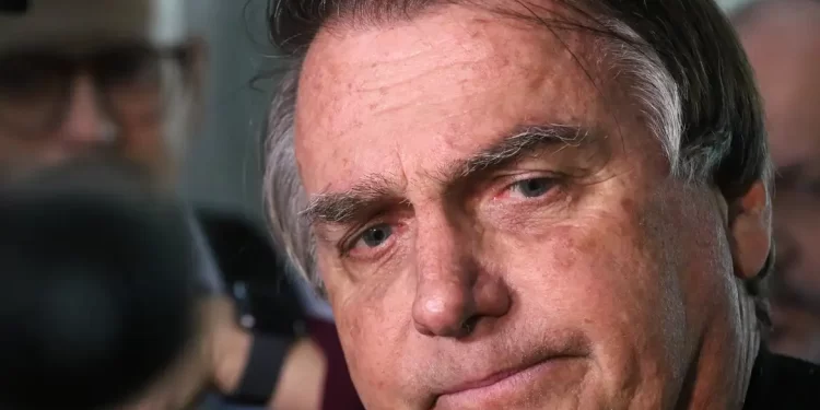 Moraes autoriza ida de Bolsonaro a hospital para procedimento na pele