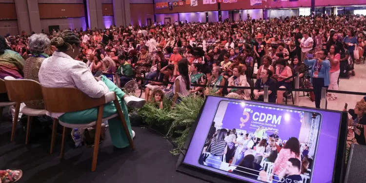 Brasília: conferencistas exigem políticas para todas as “mulheridades”
