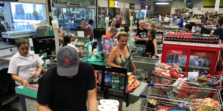 Preços dos alimentos caem pelo 4º mês consecutivo, diz IBGE