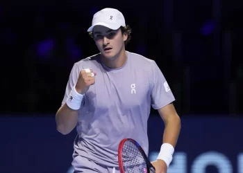 João Fonseca e Luísa Stefani se classificam para finais neste domingo