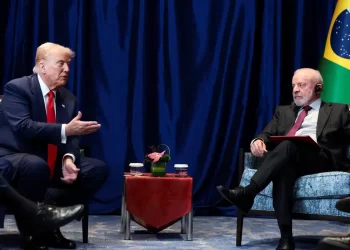 Trump parabeniza Lula e diz que negociações com Brasil prosseguem