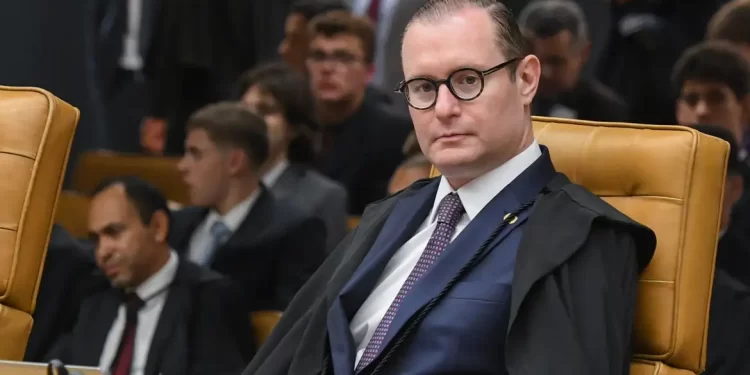 Zanin vota para manter Moro réu por calúnia contra Gilmar Mendes