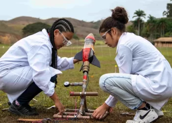 Jornada de Foguetes reunirá mais de 5 mil alunos do Brasil no Rio