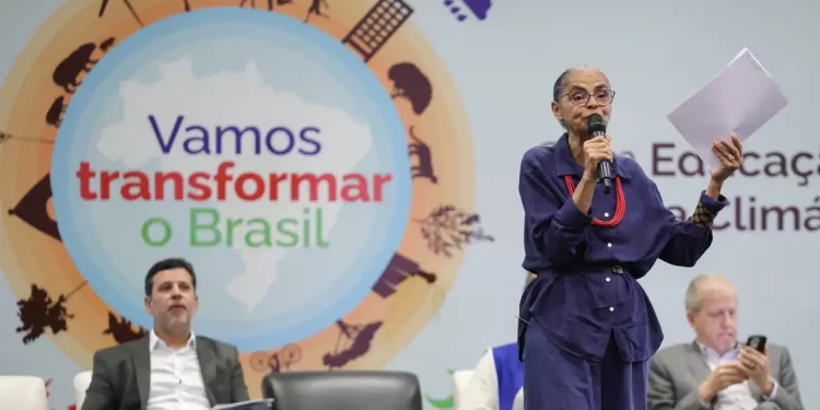 Em conferência, jovens debatem propostas para levar à COP30