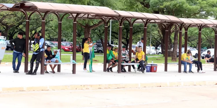 Médico e advogados visitam Bolsonaro antes de audiência de custódia