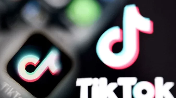 França abre investigação sobre TikTok por possível incitação de menores ao suicídio