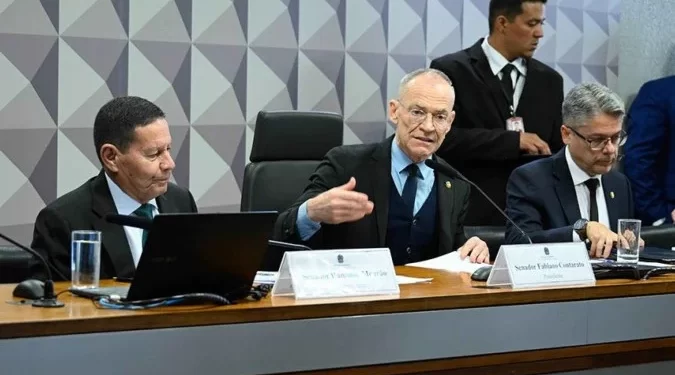 CPI do Crime inicia trabalhos e presta homenagem a policiais mortos no RJ