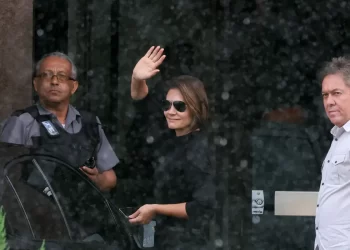 Bolsonaro recebe a ex-primeira-dama Michelle na PF